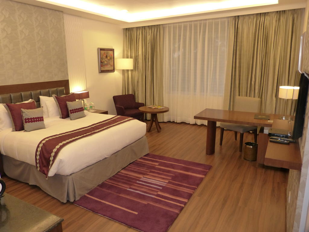 Hôtel 32Nd Milestone à Gurgaon Chambre photo